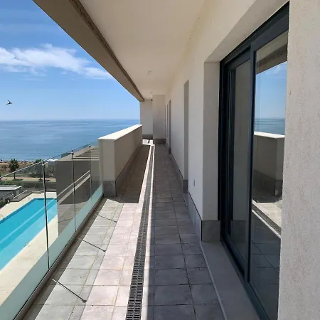 Appartement Penthouse With Wide Terrace Next To The Ocean *