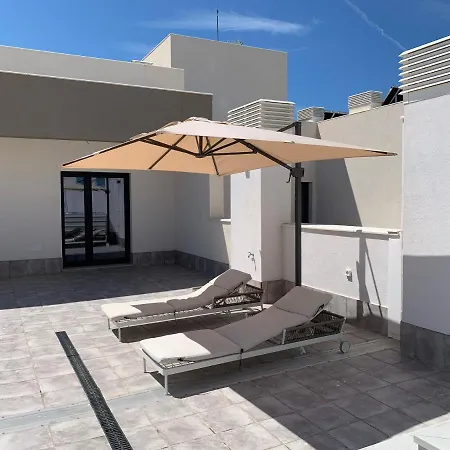 Apartman Penthouse With Wide Terrace Next To The Ocean *