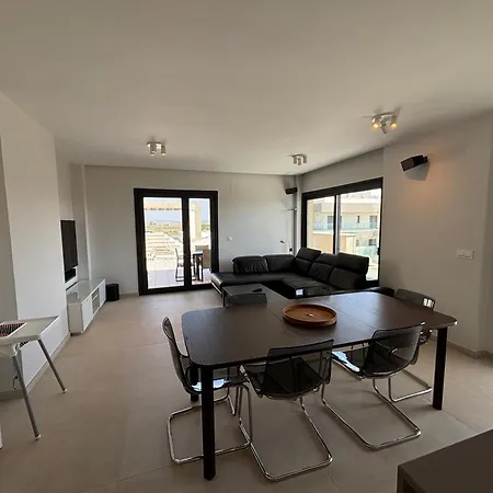 Penthouse With Wide Terrace Next To The Ocean Apartman